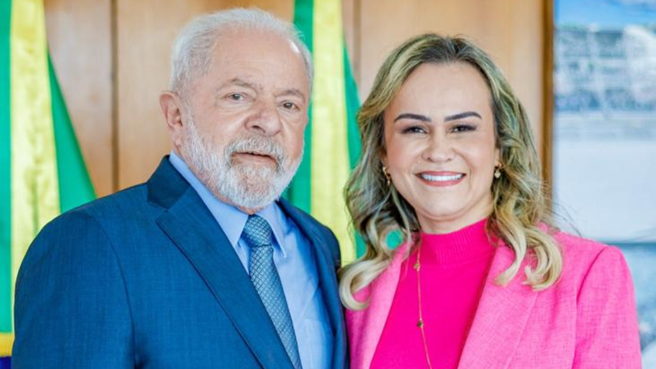 O presidente Luiz Inácio Lula da Silva e a ministra do Turismo, Daniela Carneiro, durante reunião na manhã desta terça-feira no Palácio do Planalto