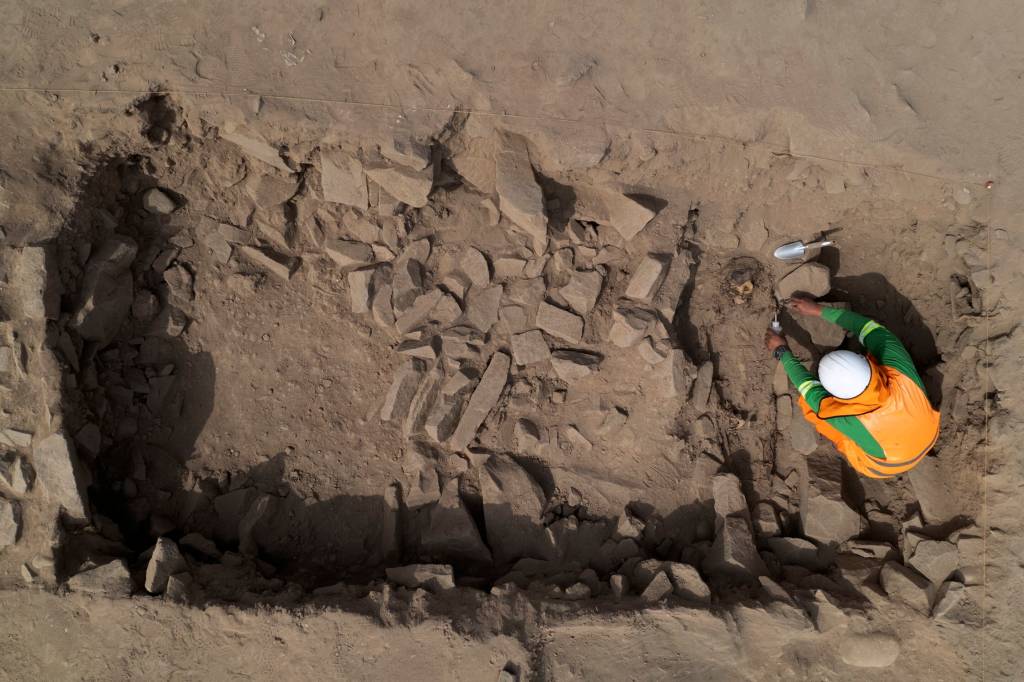 archaeologists-find-mu-1 Vista aérea do sitio de escavação