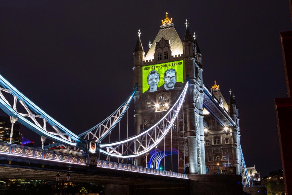 Projeção na Torre de Londres pede justiça um ano após a morte de Dom Phillips e Bruno Pereira