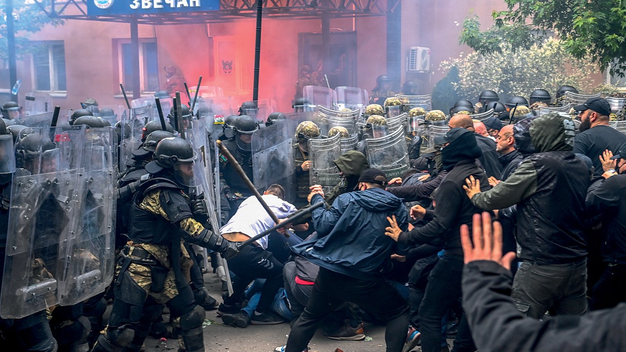 ALARME - Kosovo: choques entre manifestantes e força da Otan