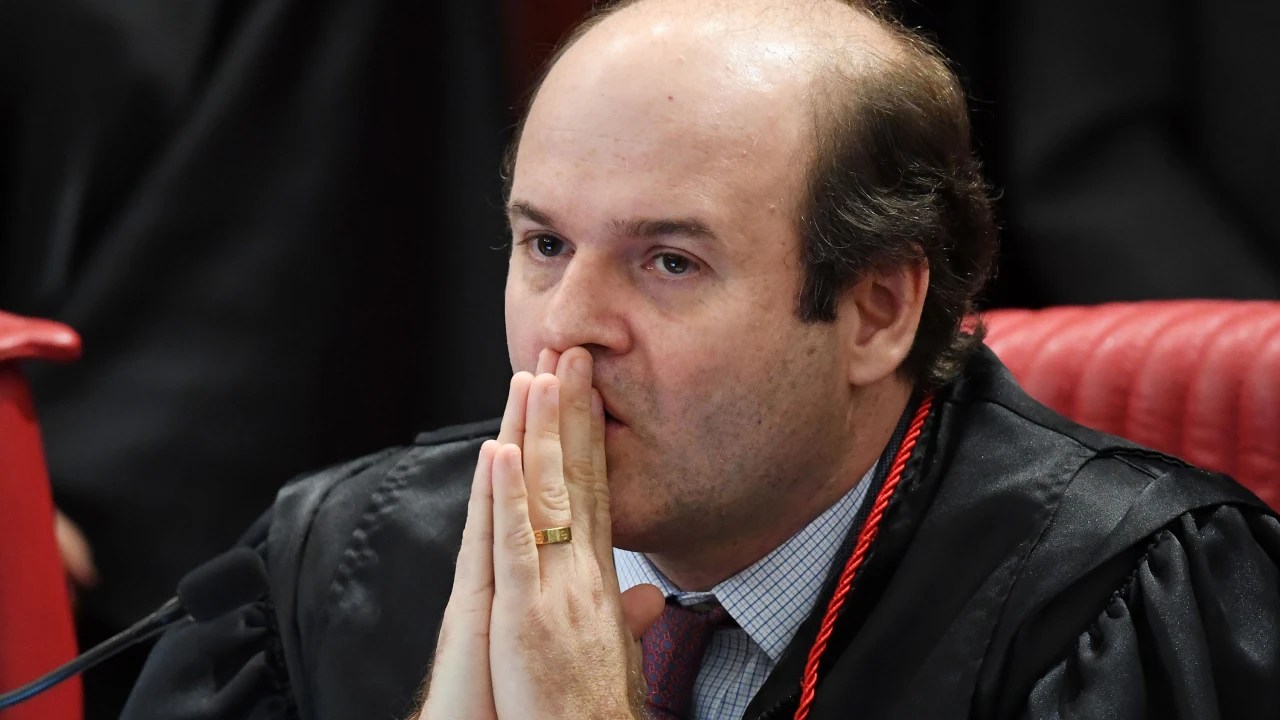ENCRUZILHADA - TSE se prepara para julgamento que deve decretar inelegibilidade de Bolsonaro