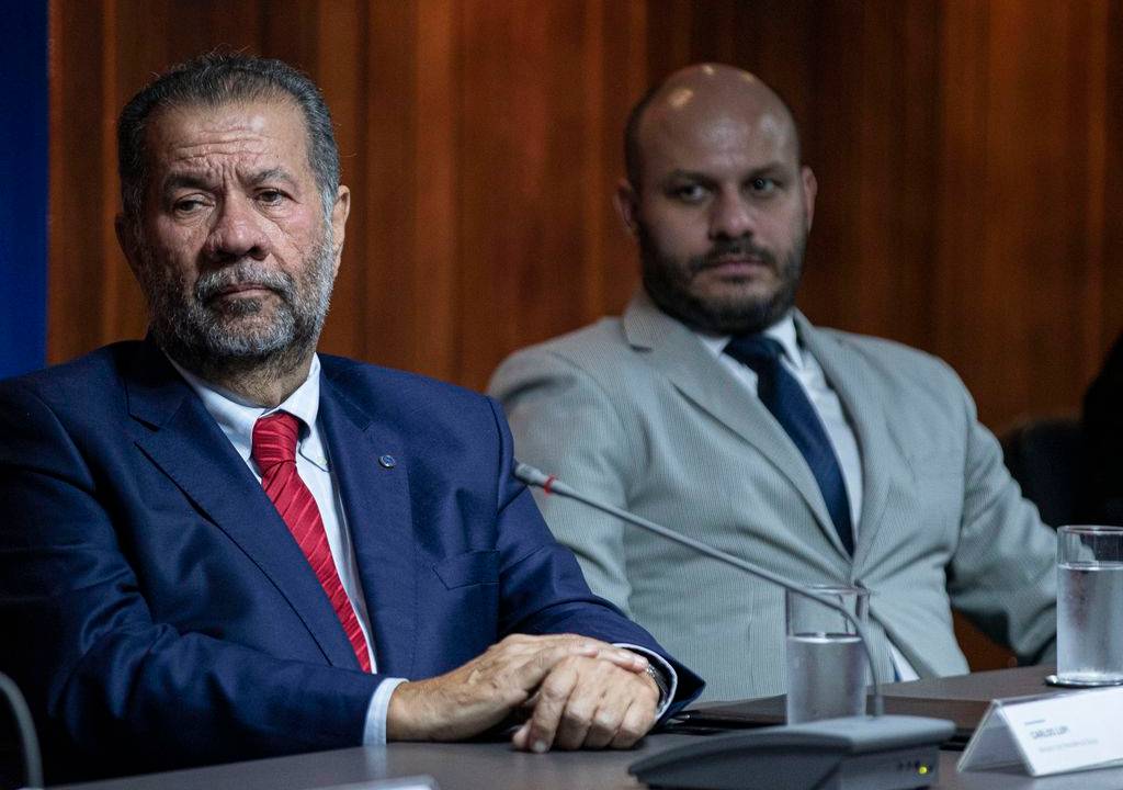 O ministro da Previdência Social, Carlos Lupi, e o presidente interino do INSS, Glauco Wamburg