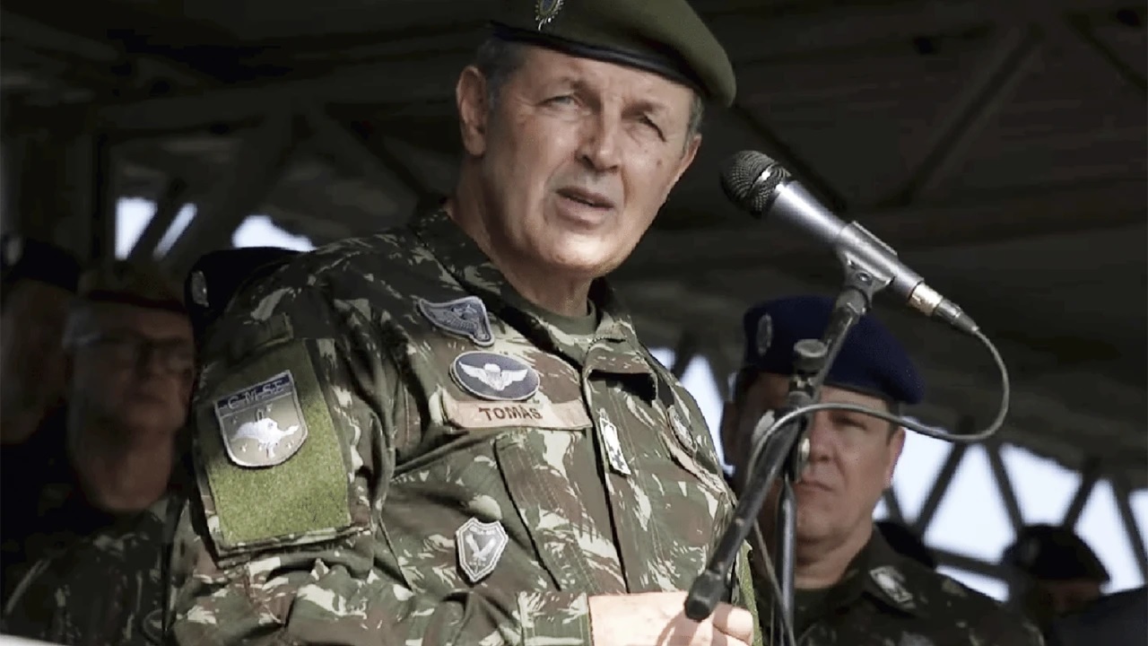 O comandante do Exército, Tomás Paiva