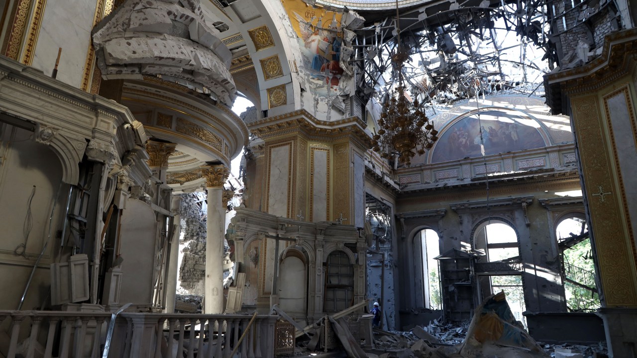 Maior catedral de Odessa, na Ucrânia, ficou danificada após ataque russo - 23/07/2023