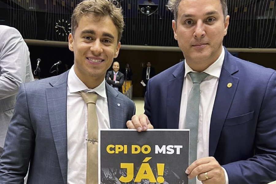 Nikolas Ferreira (PL-MG) ao lado do presidente da CPI do MST, Tenente-Coronel Zucco (Republicanos-RS)
