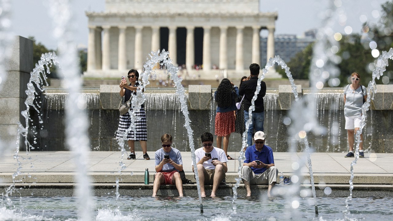 REFRESCO - Busca de alívio para o calor em Washington: temperaturas como nunca antes varrem os EUA