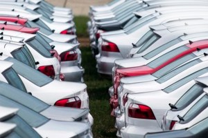 VORACIDADE - Pátio de carros em autarquia de Brasília: vendas para o Estado chegam a 15% do PIB de um país