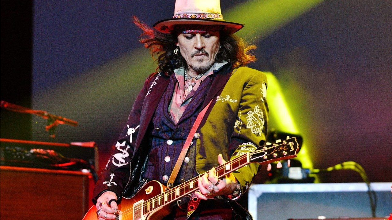 Johnny Depp em show de sua banda em Londres, julho de 2023