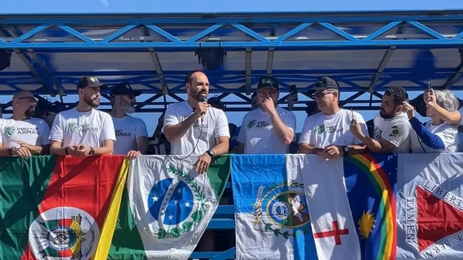 Em evento pró-armas, Eduardo Bolsonaro compara professores a traficantes