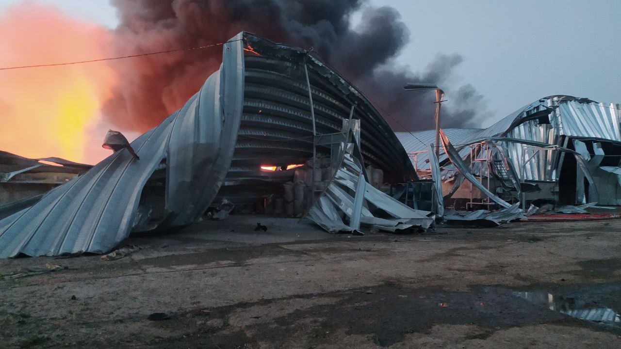 Armazém de exportação de grãos destruídos na cidade de Odessa, na Ucrânia. 21/07/2023