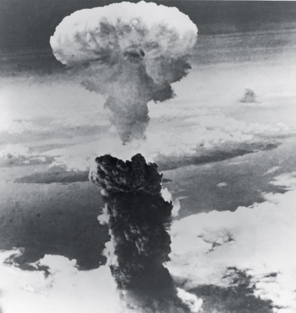 PESADELO - O cogumelo atômico de Nagasaki: uma arma sem precedentes
