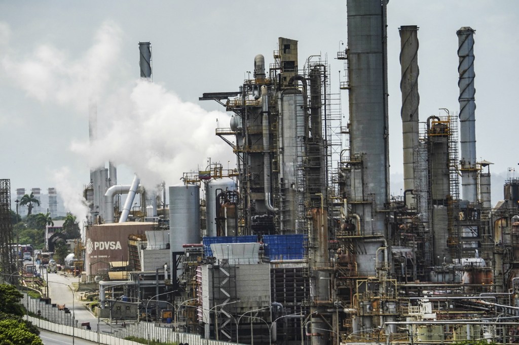 ALENTO - Indústria petrolífera: produção aumenta, depois de queda brutal