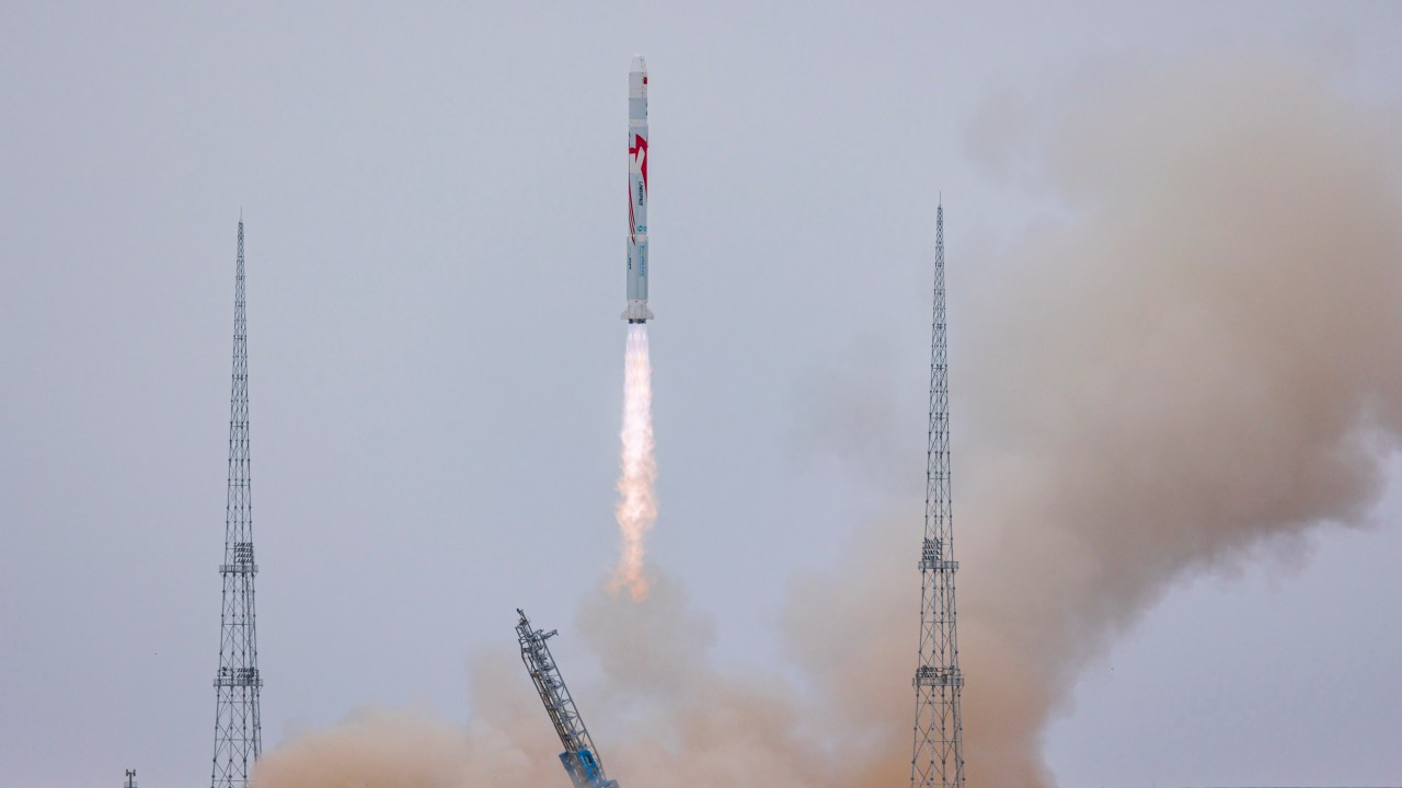 JIUQUAN, CHINA - JULY 12: The methane-fueled Zhuque-2 carrier rocket blasts off from the Jiuquan Satellite Launch Center on July 12, 2023 in Jiuquan, Gansu Province of China. (Photo by VCG/VCG via Getty Images)