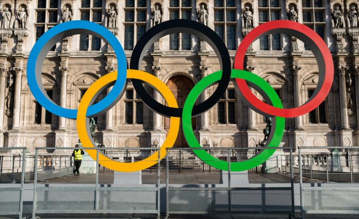 Atletas russos devem poder participar das Olimpíadas de Paris sem  restrições - Folha PE