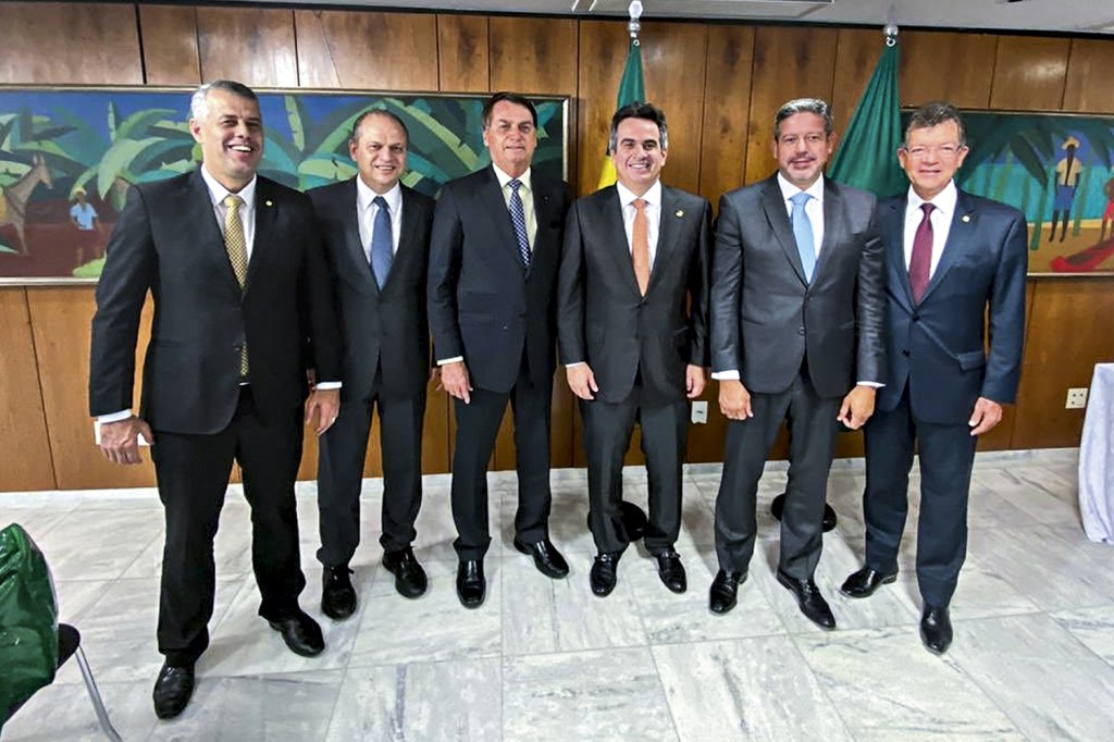 PRAGMATISMO - Bolsonaro e o Centrão: críticas à “velha política” duraram apenas alguns meses