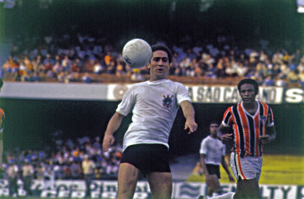 Palhinha fez parte do forte meio-campo corintiano, entre 1977 e 1980, encerrando a fila do clube, de 23 anos sem títulos -
