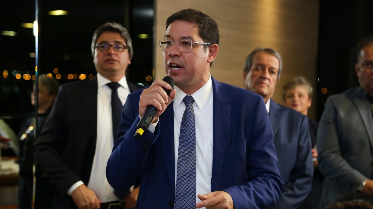 Altineu Côrtes