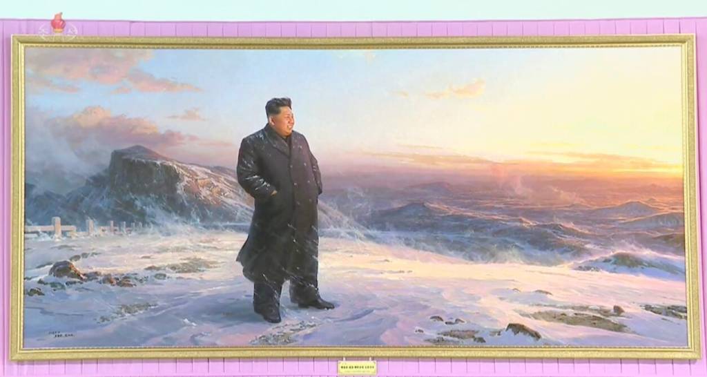 Kim Jong-un aprova exibição inédita de pinturas de si mesmo