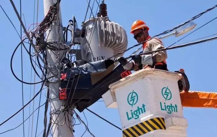 Negociações com a Light estão suspensas até que cessem os ataques