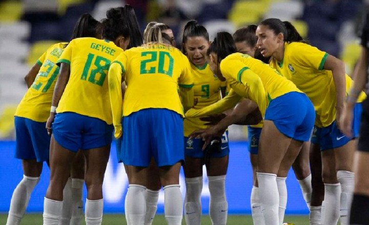 O futebol feminino no Brasil: um jogo de preconceitos e injustiças