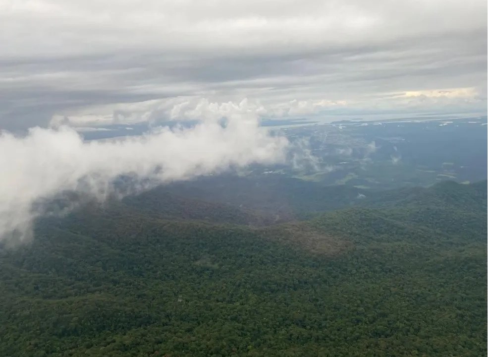 Autoridades continuam a busca pelo avião desaparecido na região da Serra do Mar, no Paraná, nesta segunda-feira, 3