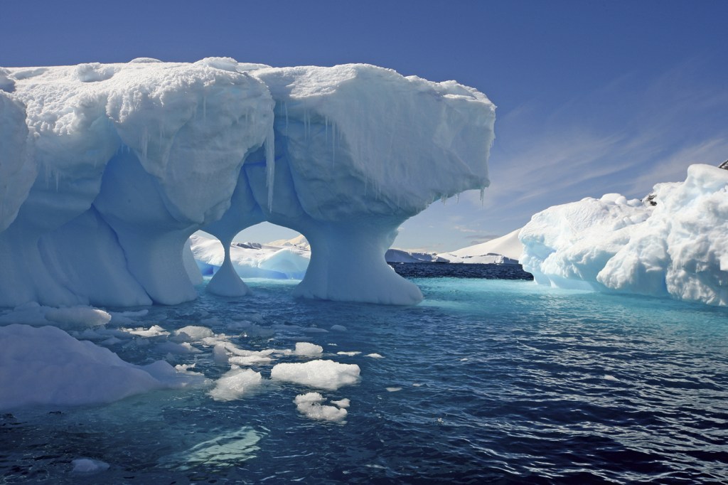 ERA DO DEGELO - Antártica: em pleno inverno, termômetros indicaram 8 graus