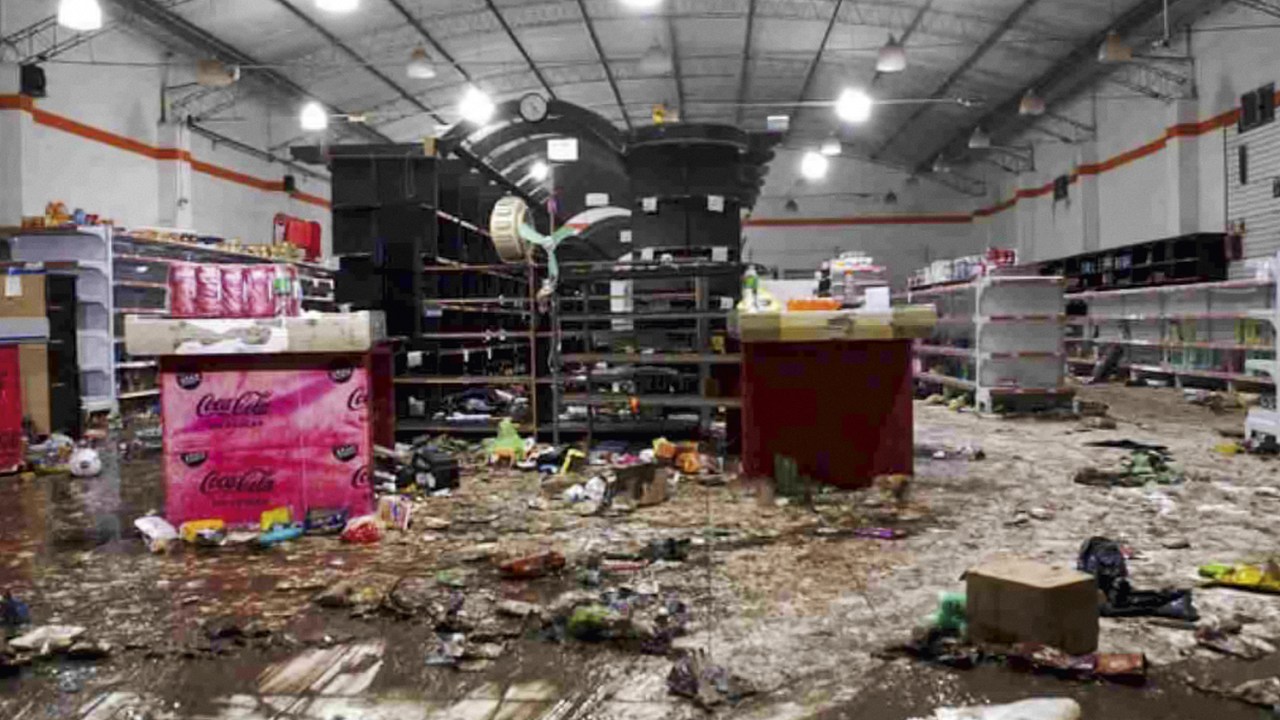 DRAMA - Supermercado saqueado em Córdoba: retrato triste da deterioração do cotidiano