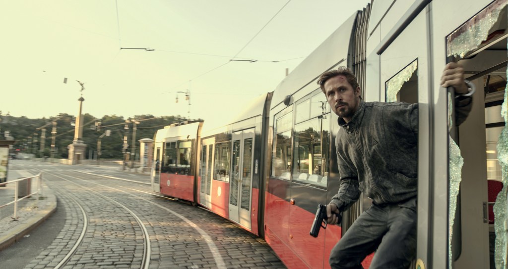 DIRECÃO DE PESO - Agente Oculto: Ryan Gosling protagoniza filme de 200 milhões de dólares dos cineastas de Vingadores