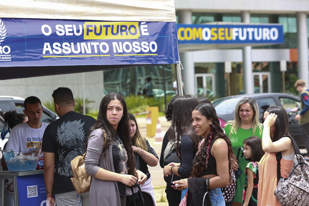 PARA POUCOS - Dia de Enem: apenas um de cada quatro brasileiros chega à universidade, um motor para a ascensão