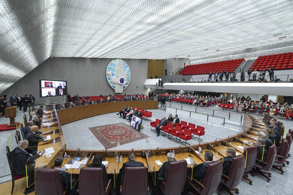 INFLUÊNCIA - Plenário da Corte: com as três vagas em disputa, governos do PT terão indicado 27 dos 33 ministros