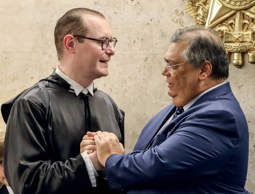 Posse do novo ministro da Corte, Cristiano Zanin INFLUÊNCIA - Zanin e Dino: próximos a Lula, serão ouvidos em indicação ao STF