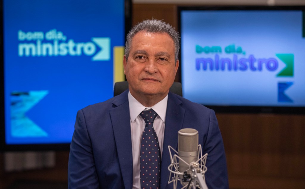O ministro do Tribunal Superior Eleitoral (TSE), Floriano de Azevedo Marques, durante o julgamento que pode tornar o ex-presidente Jair Bolsonaro inelegível por oito anos