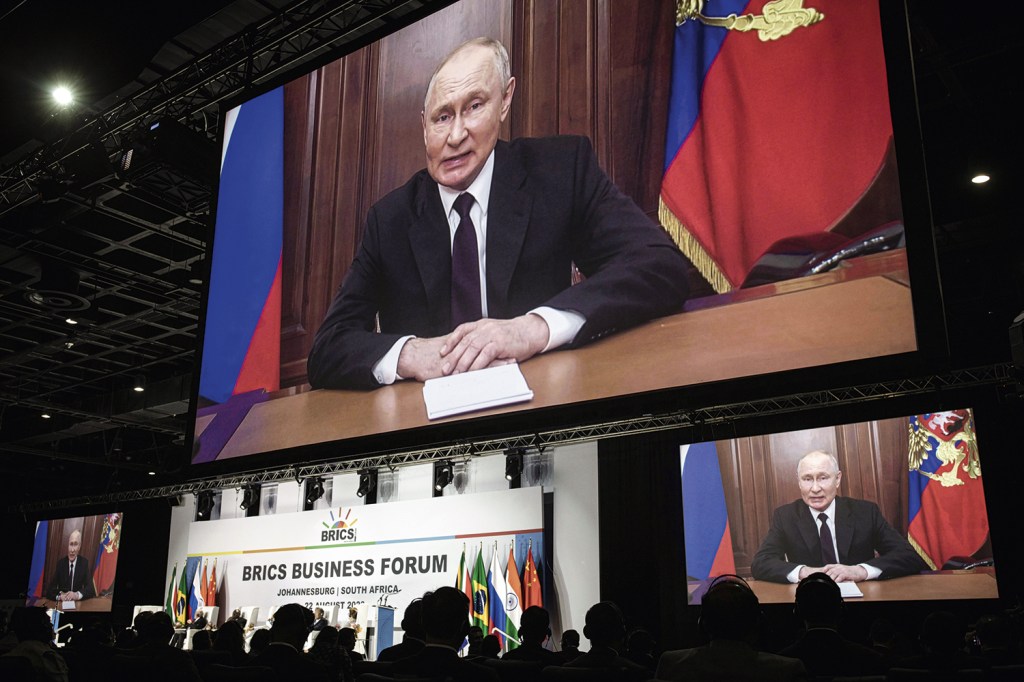 APOIO-1-DUPLA-GettyImages-1631961754.jpg DE MOSCOU - Putin fala por vídeo: busca por parceiros em meio ao isolamento