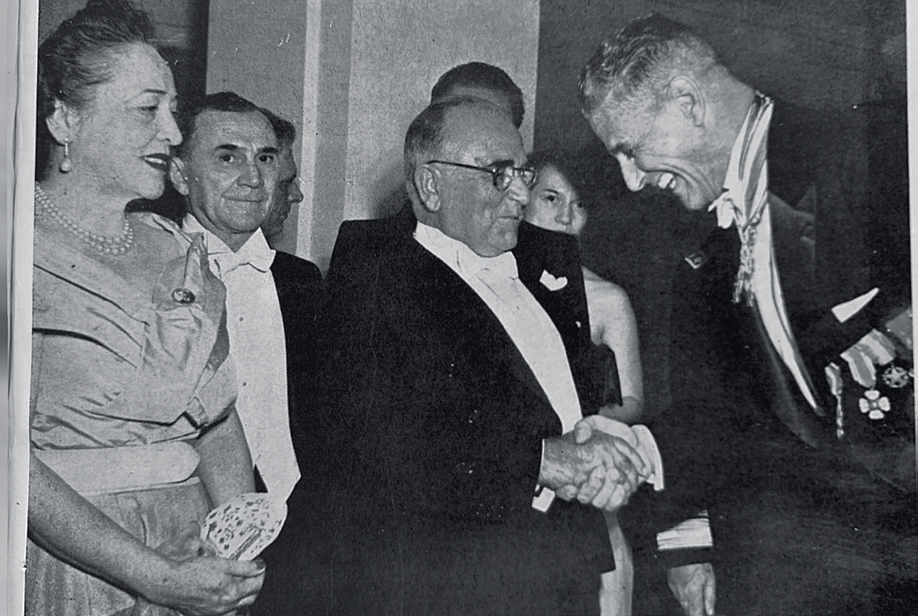 PODER NOS SALÕES - Getúlio celebra sua posse com jantar de gala, em 1951: tempos áureos do Copa