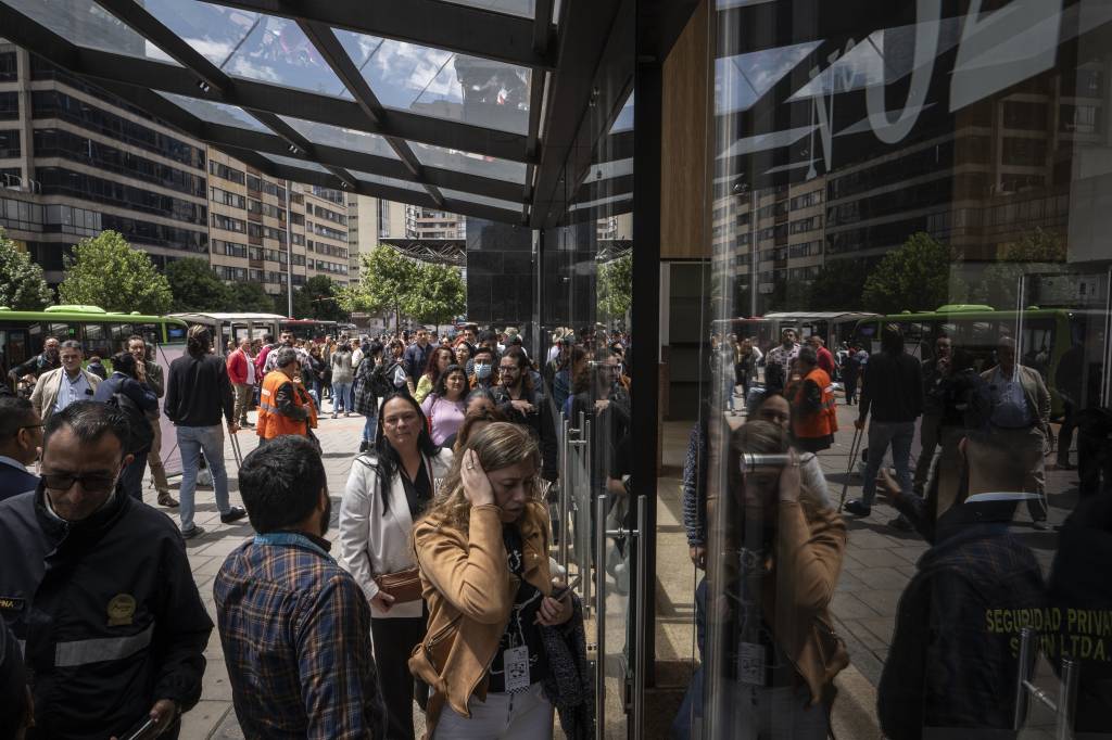 Vídeo: Terremoto de magnitude 6.3 atinge Bogotá, na Colômbia