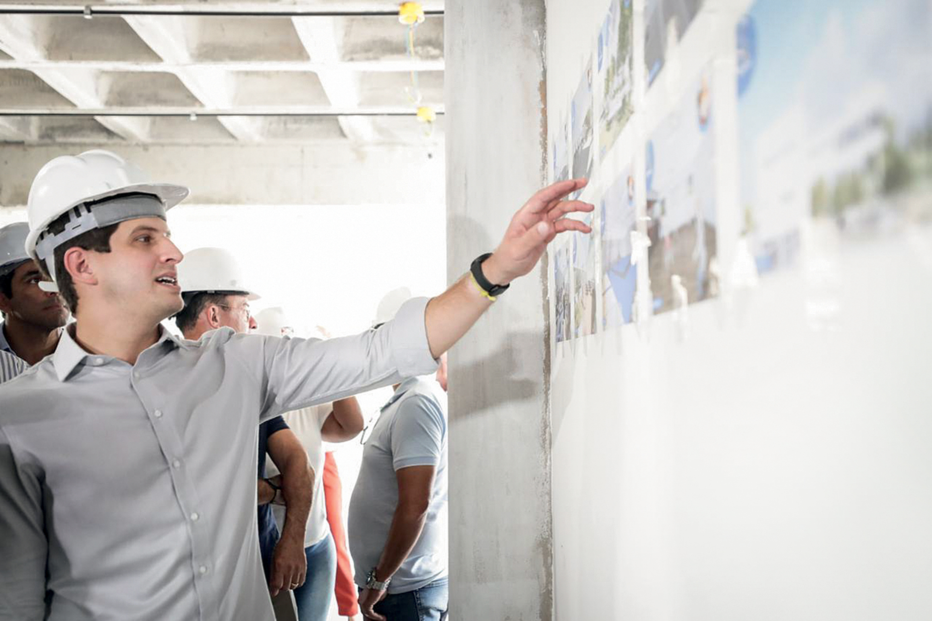 MÃOS À OBRA - João Campos, do Recife: gestão aprovada por dois de cada três moradores da cidade