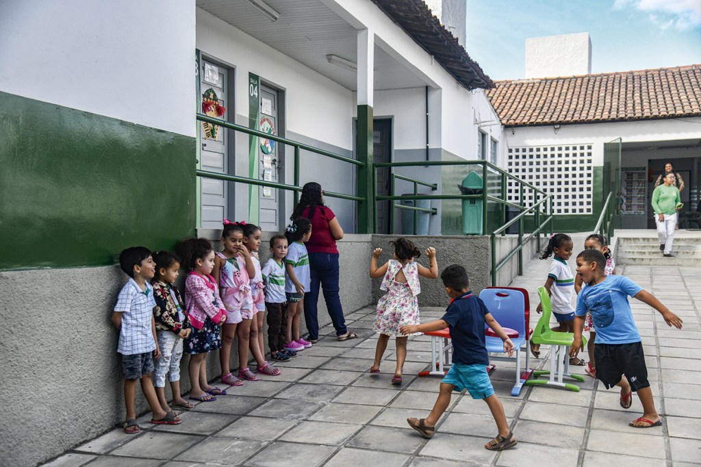 ATRASO - Escola Capitão Rufino, em Vila Canaã: distante da excelência