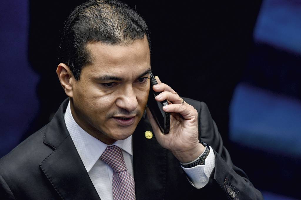 O jogo aperta na sucessão à Câmara e Marina prevê fim do Pantanal