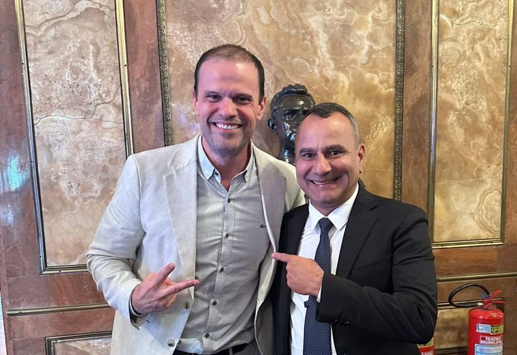 O vice-presidente do PV no Rio, André Lazaroni, e o presidente do Republicanos no estado, Waguinho