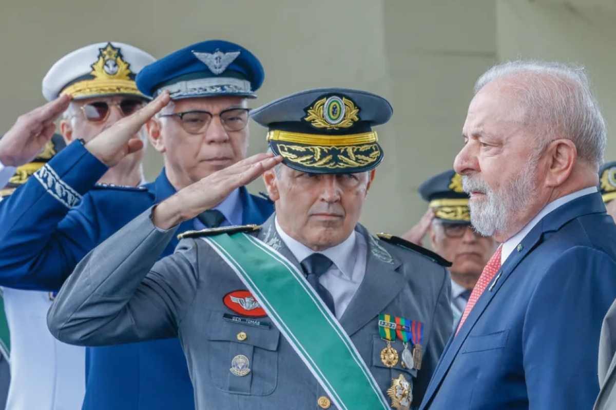 A preocupação de Lula com a promoção de militares | VEJA