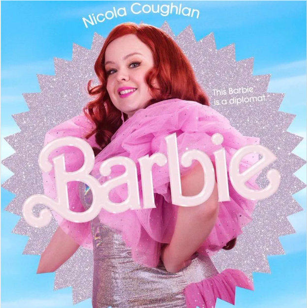 Nicola Coughlan em cartaz do filme 'Barbie' -