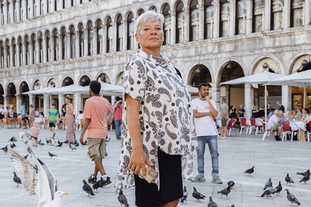 'ATTENZIONE, PICKPOCKET' - Monica Poli em Veneza: alertas sem violência