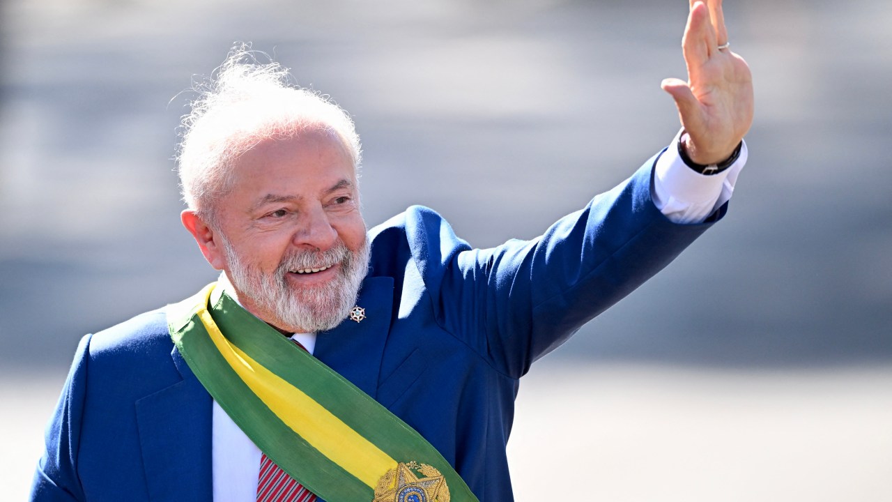 Brazilian President Luiz Inacio Lula da Silva salutes the troops at the opening of the Independence Day parade in Brasilia, on September 7, 2023. (Photo by EVARISTO SA / AFP)