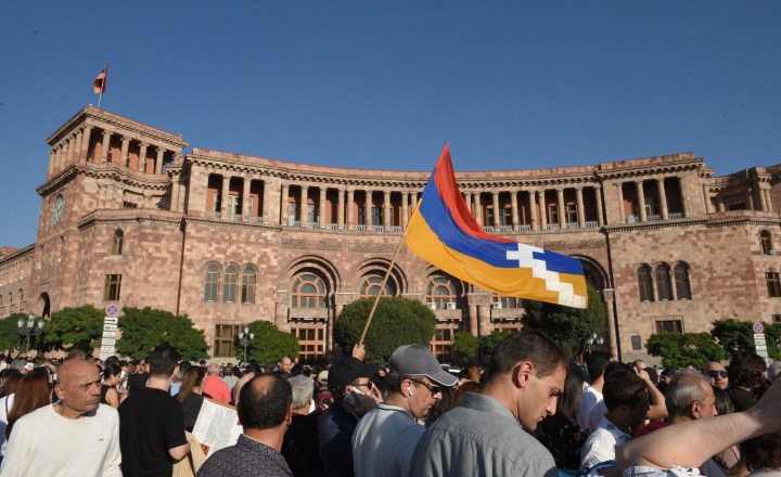 Nagorno-Karabakh: presidentes da Arménia e Azerbaijão com encontro marcado  para 5 de outubro - SIC Notícias