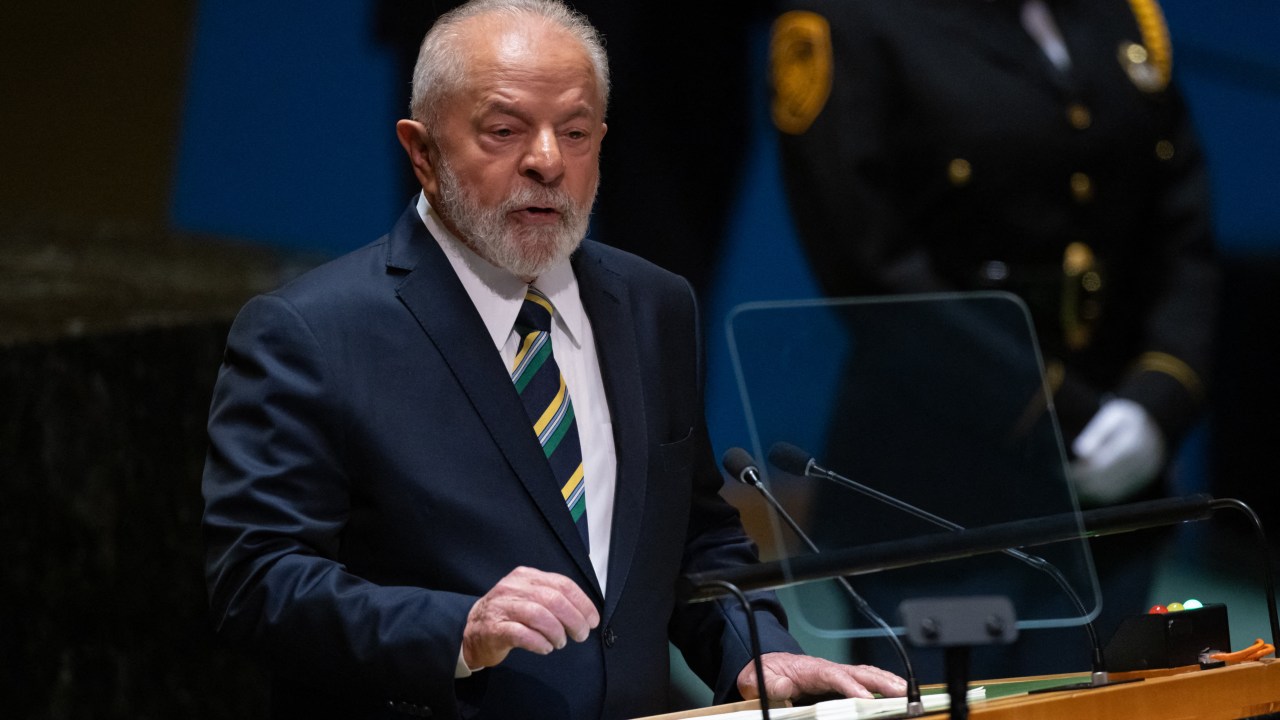 NEW YORK, NEW YORK - SEPTEMBER 19: President Luiz Inácio Lula da Silva of Brazil addresses the 78th session of the United Nations General Assembly (UNGA) at U.N. headquarters on September 19, 2023 in New York City. World heads of state and representatives of government will attend amidst multiple global crises such as Russia's illegal war against Ukraine, and the climate emergency. Adam Gray/Getty Images/AFP (Photo by Adam Gray / GETTY IMAGES NORTH AMERICA / Getty Images via AFP)