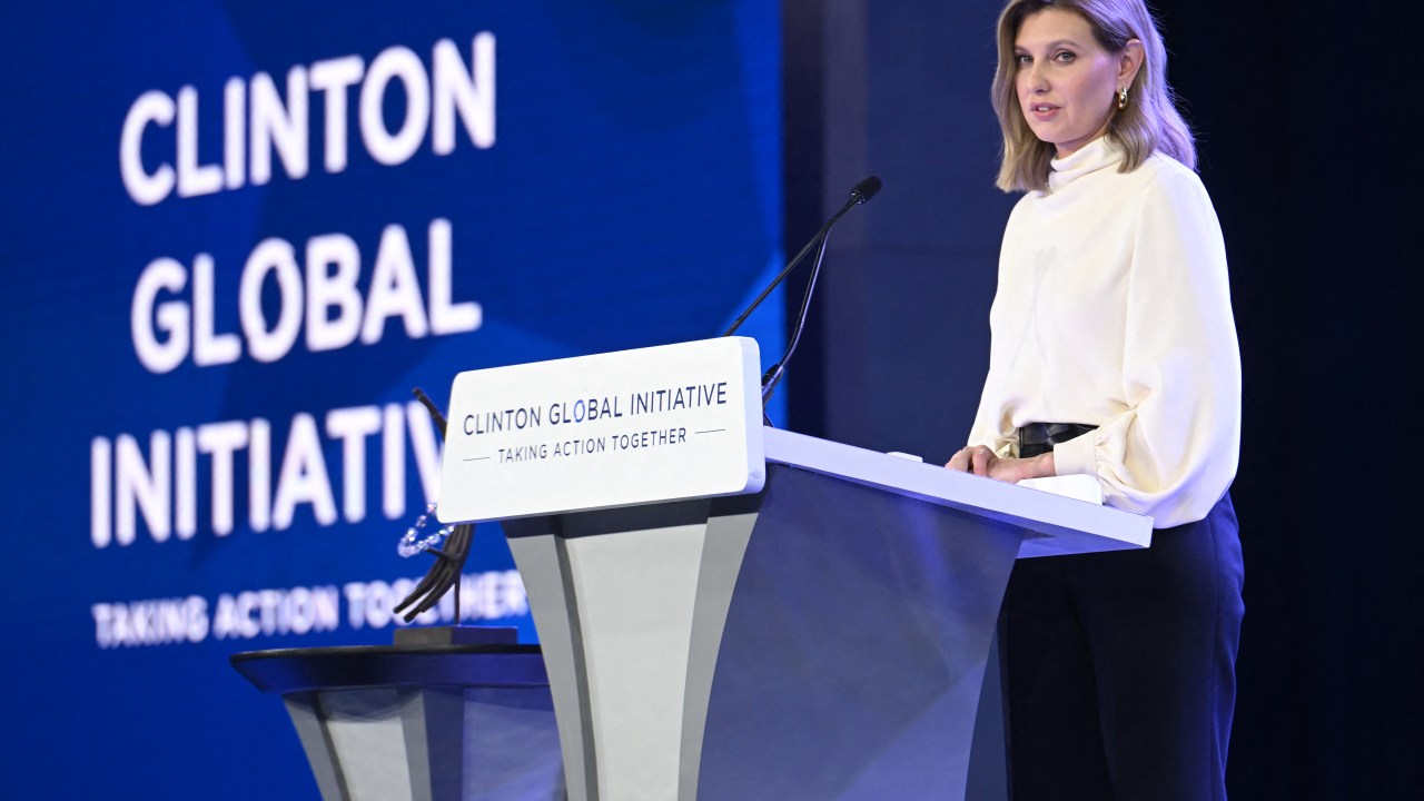 NEW YORK, NEW YORK - SEPTEMBER 19: First Lady of Ukraine Olena Zelenska speaks onstage during the Clinton Global Initiative September 2023 Meeting at New York Hilton Midtown on September 19, 2023 in New York City. Noam Galai/Getty Images for Clinton Global Initiative/AFP (Photo by Noam Galai / GETTY IMAGES NORTH AMERICA / Getty Images via AFP)