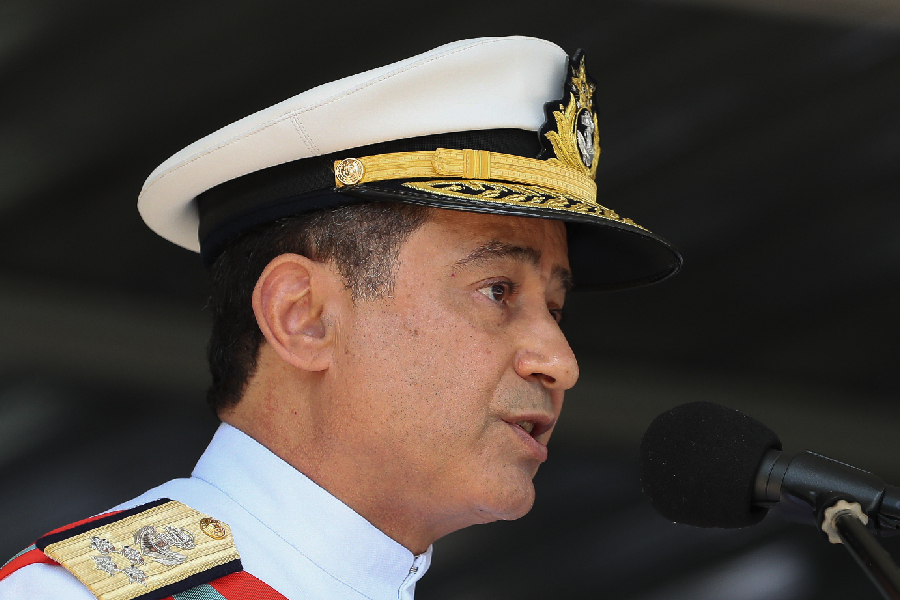 O Almirante de Esquadra Almir Garnier Santos em sua cerimônia de posse no Comando da Marinha, em 9 de abril de 2021