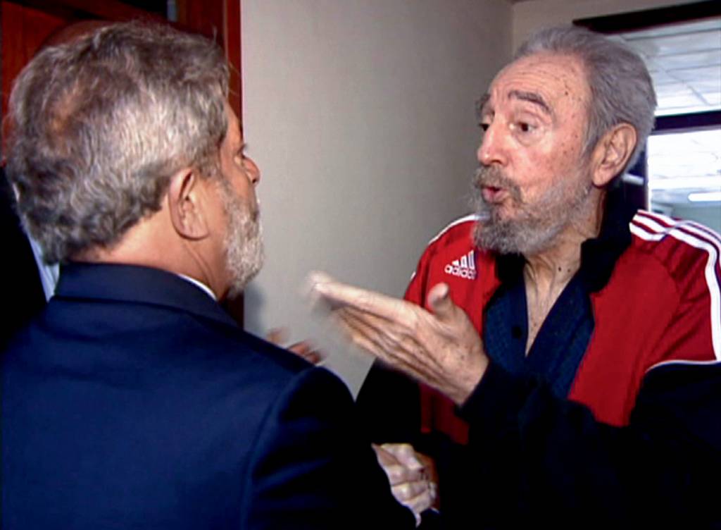 CUBA-POLITICS-CASTRO-FILES MUY AMIGOS - Com Fidel em 2008, oito anos antes de sua morte: “Sinto como a perda de um irmão mais velho”