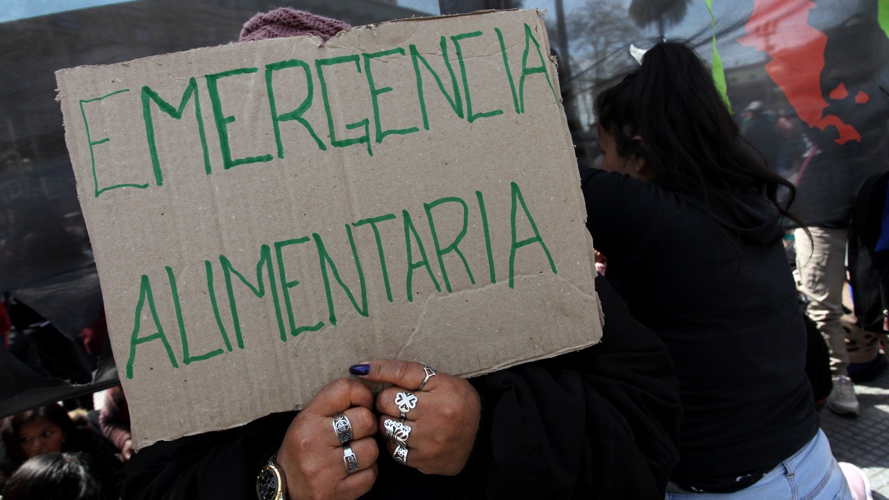 A pobreza atinge 40% dos argentinos.