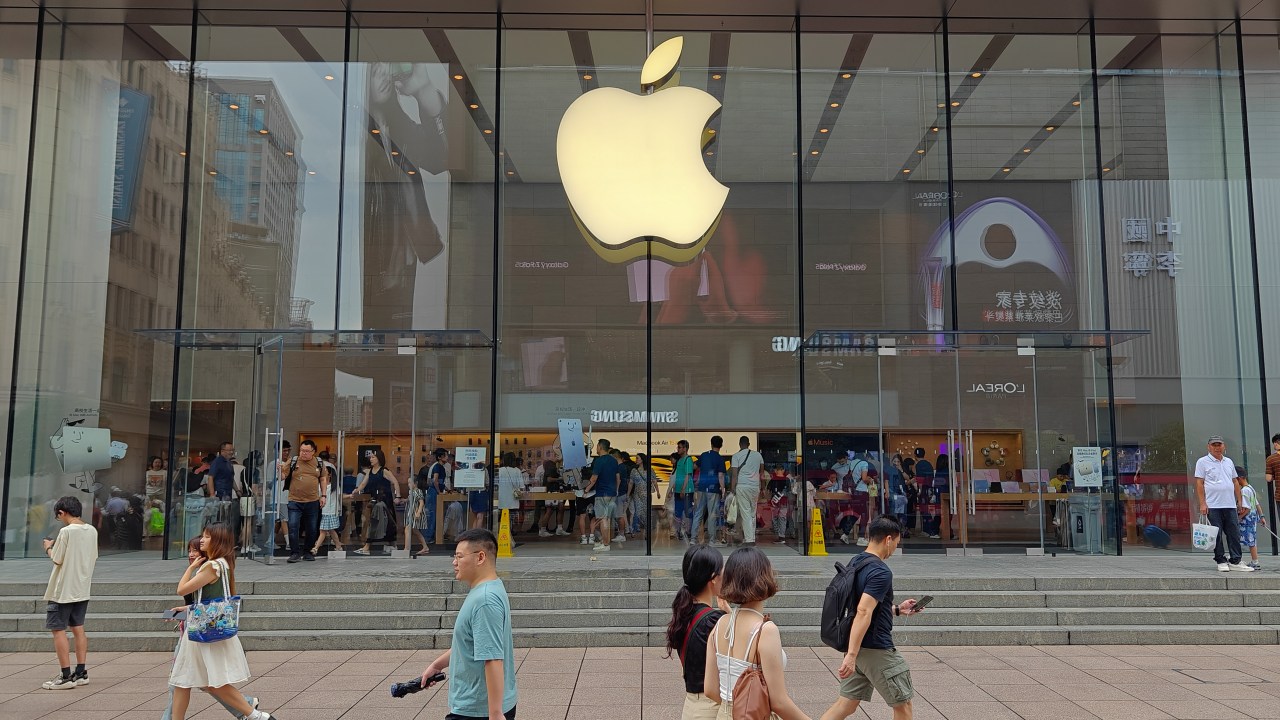 SHANGHAI, CHINA - AUGUST 23, 2023 - Customers walk past an Apple store in Shanghai, China, August 23, 2023. (Photo by Costfoto/NurPhoto via Getty Images)
